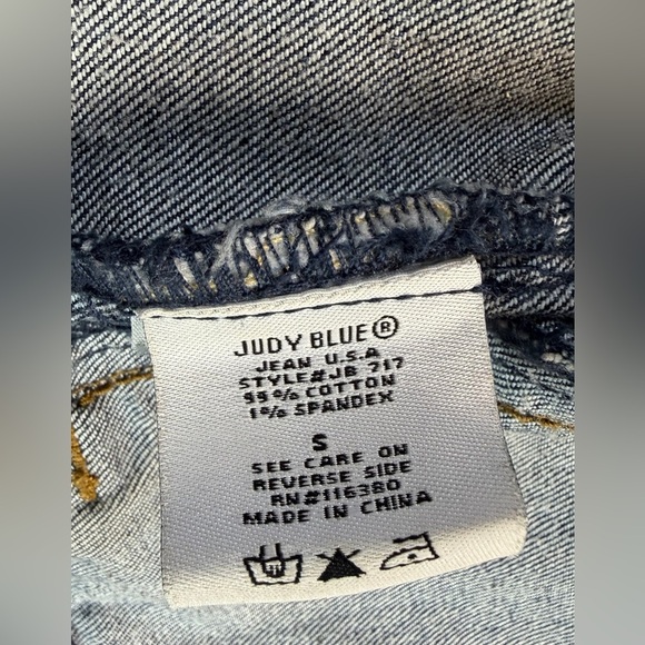 Judy Blue Classic Denim Jacket Medium Wash Size Small - Picture 6 of 6